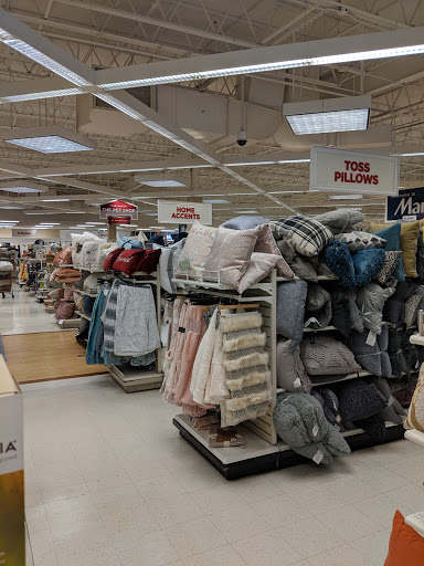 Department Store «Marshalls & HomeGoods», reviews and photos, 6128 Grand Ave, Gurnee, IL 60031, USA