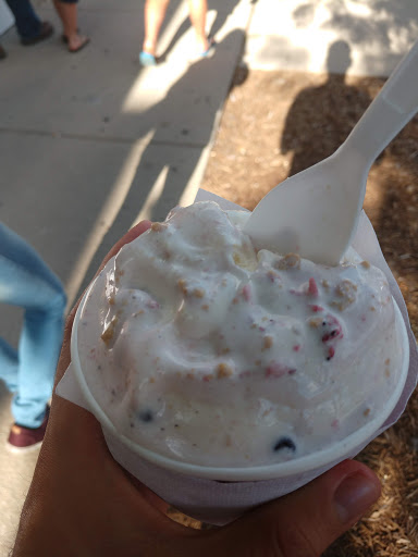 Ice Cream Shop «Cold Stone Creamery», reviews and photos, 859 W Main St, Lake Geneva, WI 53147, USA