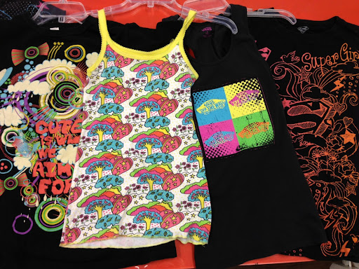 Thrift Store «Boheme Hip Used Clothing», reviews and photos, 409 3rd St, Davis, CA 95616, USA