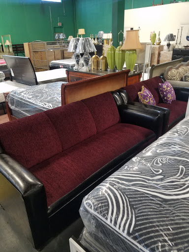 La Nueva Popular Furniture