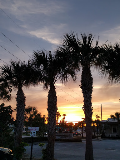 Grocery Store «Melbourne Beach Market», reviews and photos, 302 Ocean Ave, Melbourne Beach, FL 32951, USA