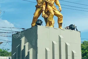 Patung Simpang Lima image
