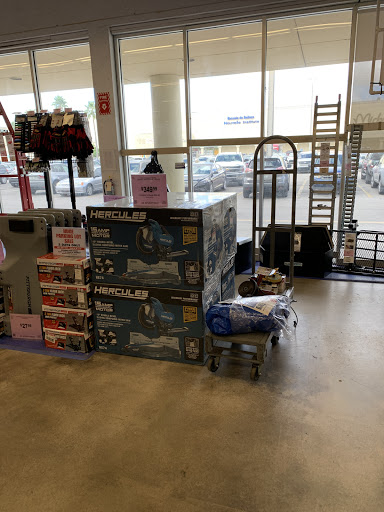 Tool Store «Harbor Freight Tools», reviews and photos, 410 W 49th St #104, Hialeah, FL 33012, USA