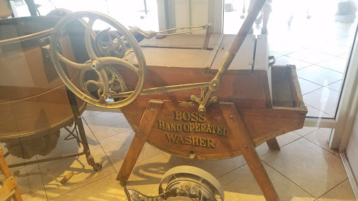 Laundromat «Super Suds Laundromat & Wash and Fold», reviews and photos, 250 Alamitos Ave, Long Beach, CA 90802, USA