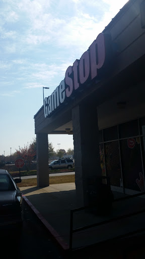 Video Game Store «GameStop», reviews and photos, 350 Shallowford Rd, Gainesville, GA 30504, USA