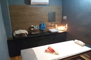 Lemon Ayurvedic Spa image