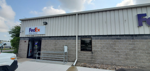 Shipping and Mailing Service «FedEx Ship Center», reviews and photos, 238 Alexander Ave, Ames, IA 50010, USA