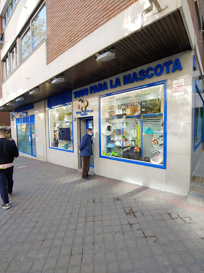 La tienda de la Clínica Veterinaria Mediterráneo (The Little Shop) - Servicios para mascota en Madrid