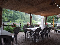 Atmosphère du Restaurant français La Guinguette de L'Etang à Thenon - n°16