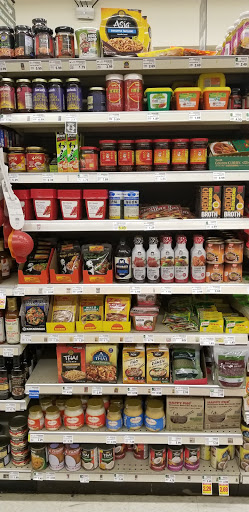 Grocery Store «Quality Food Center», reviews and photos, 6940 Coal Creek Pkwy SE, Newcastle, WA 98059, USA