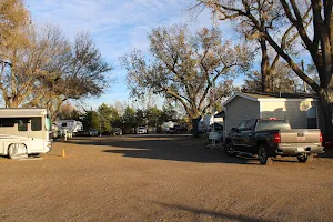 Cottonwood Grove RV Park Great Bend, Kansass image