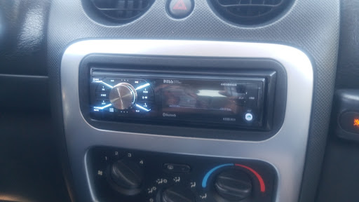 Car Stereo Store «A & B Car Audio & Electronics», reviews and photos, 830 W Jefferson Blvd, Dallas, TX 75208, USA