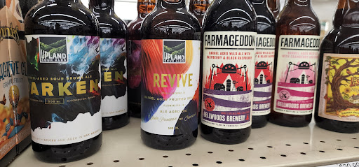 Beer Store «Family Beer & Liquor Store», reviews and photos, 20200 US Rte 20 Frontage Rd, East Dubuque, IL 61025, USA