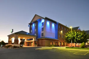 Holiday Inn Express Breezewood, an IHG Hotel image