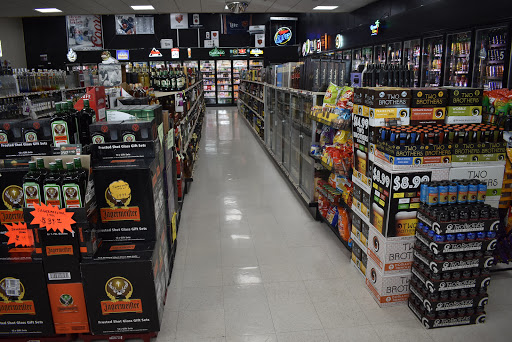 Wine Store «Lively Liquor Store», reviews and photos, 1170 E Higgins Rd, Elk Grove Village, IL 60007, USA