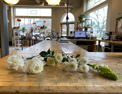 Florist «Bloomtastic Florist», reviews and photos, 2136 Arlington Ave, Columbus, OH 43221, USA