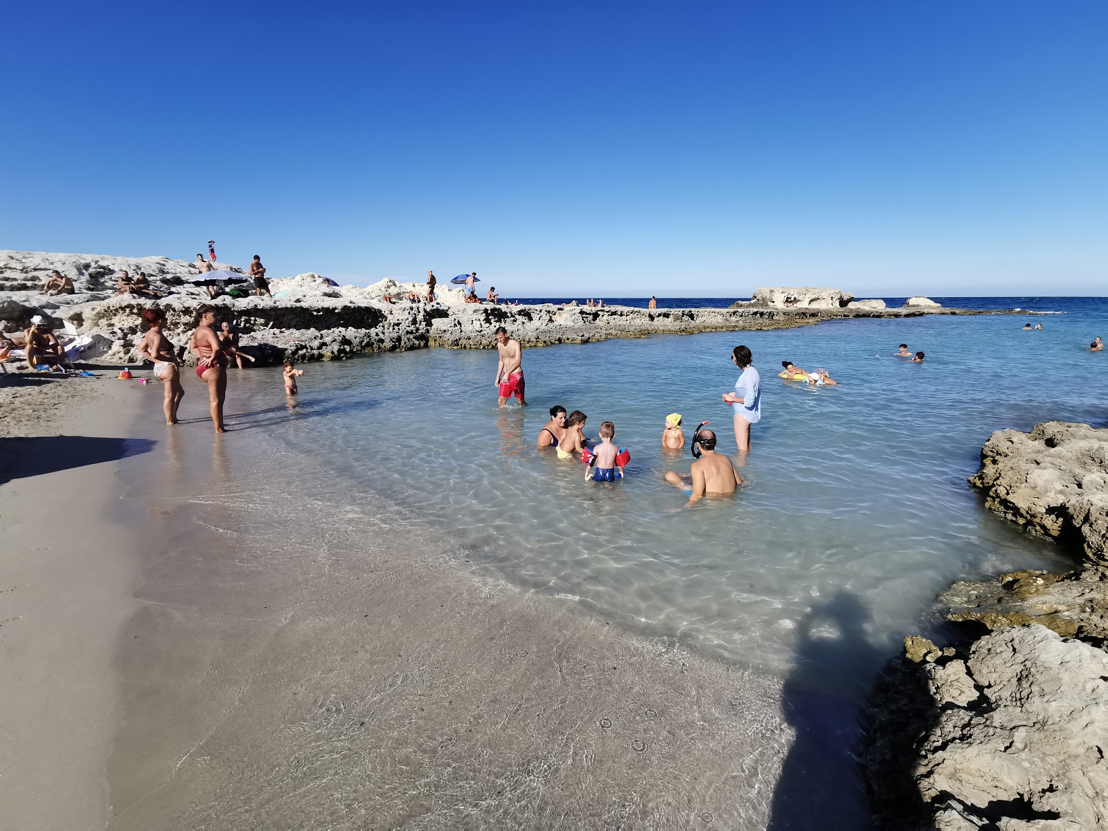 Fotografie cu Spiaggia di Rinule cu nivelul de curățenie scăzut