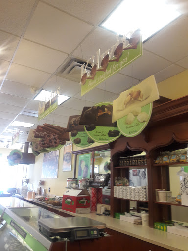 Chocolate Shop «Kilwins Hollywood», reviews and photos, 1907 Hollywood Blvd, Hollywood, FL 33020, USA