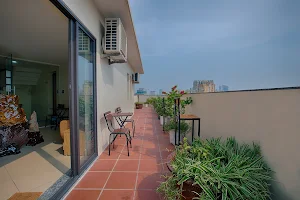 Granda Trung Hoa Apartment image