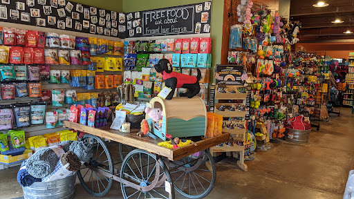 Pet Supply Store «Petapoluza Pet Supply & Grooming», reviews and photos, 114 N 36th St, Seattle, WA 98103, USA