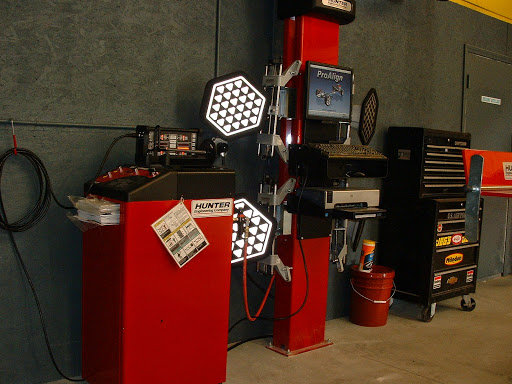 Auto Body Shop «Fine Line Auto Body North», reviews and photos, 5022 N High St, Columbus, OH 43214, USA