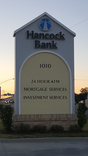 Hancock Whitney Bank in Pascagoula, Mississippi
