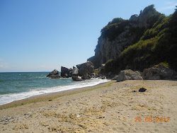Photo de Kursunlu beach avec plusieurs baies spacieuses