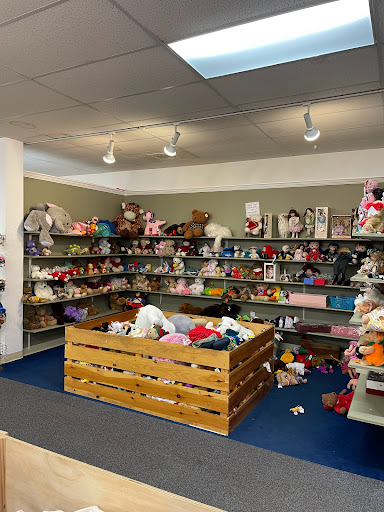 Thrift Store «Re-Uzit Shop of New Holland», reviews and photos, 707 W Main St, New Holland, PA 17557, USA