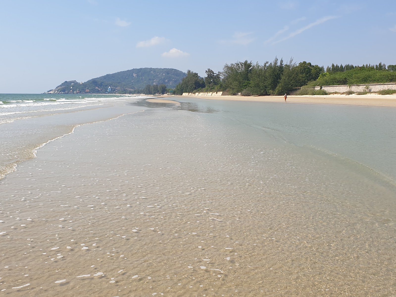 Φωτογραφία του Khao Tao Beach II με μακρά ευθεία ακτή