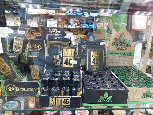 Tobacco Shop «Stirling Glass», reviews and photos, 5890 Stirling Rd, Hollywood, FL 33021, USA