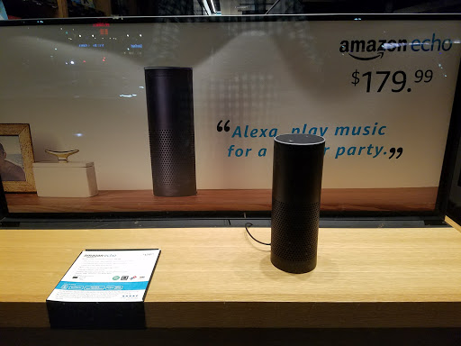 Electronics Store «Amazon Books», reviews and photos, 246 Legacy Pl, Dedham, MA 02026, USA