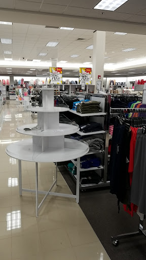 Peebles, 463 N Main St, Kilmarnock, VA 22482, USA, 