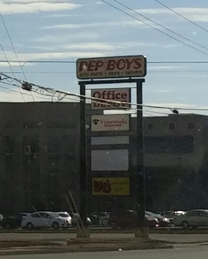 Auto Parts Store «Pep Boys Auto Parts & Service», reviews and photos, 1001 Breckenridge Ln, Louisville, KY 40207, USA