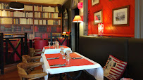 Atmosphère du Restaurant Le Café de Paris à Honfleur - n°11