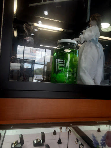 Pawn Shop «P&A Pawn And Gun», reviews and photos, 150 1st Ave E, Hendersonville, NC 28792, USA