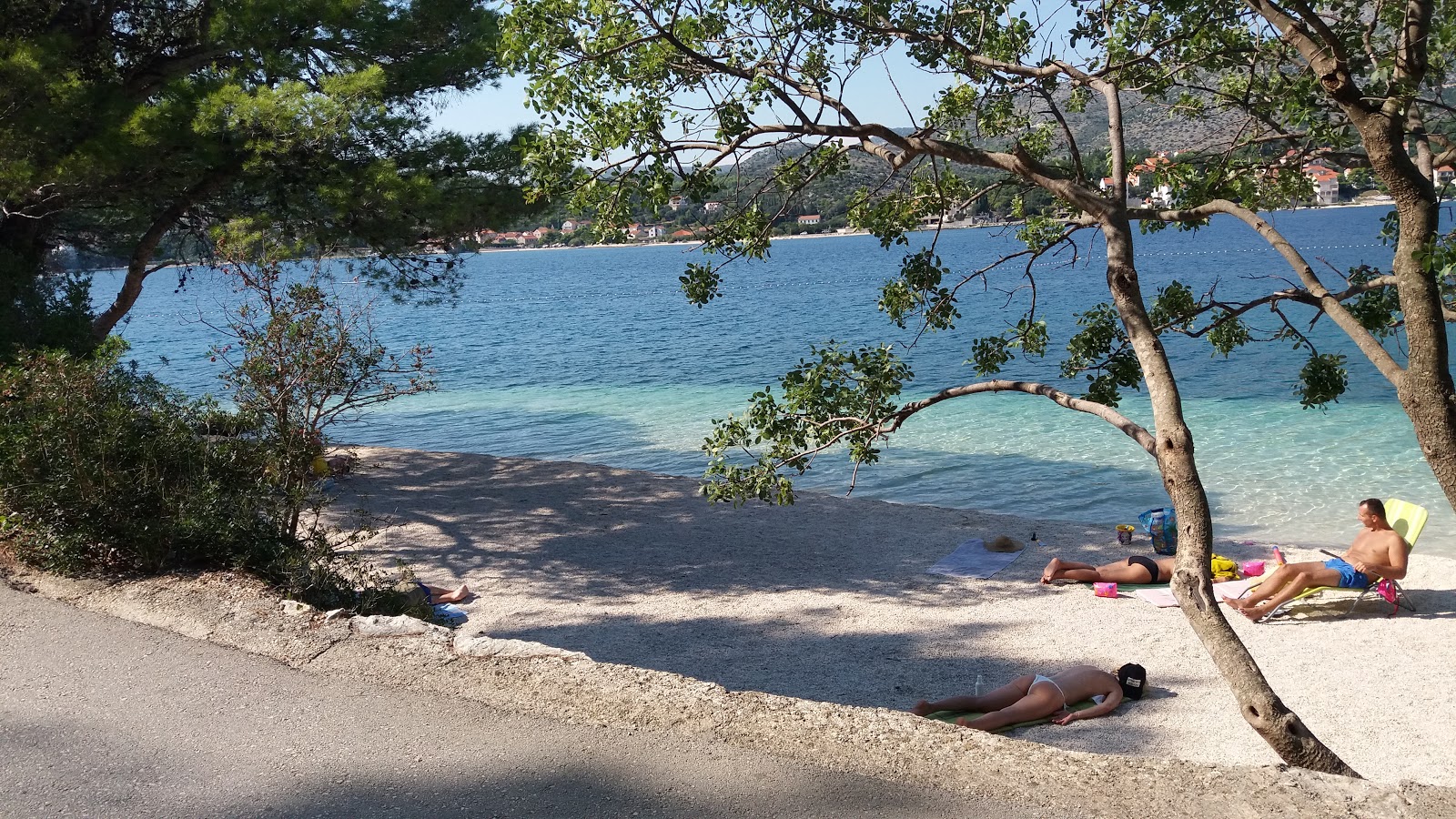Karmelska beach'in fotoğrafı ve yerleşim