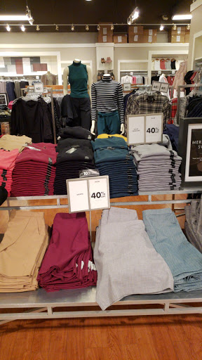 Clothing Store «Banana Republic», reviews and photos, 8200 Vineland Ave, Orlando, FL 32821, USA