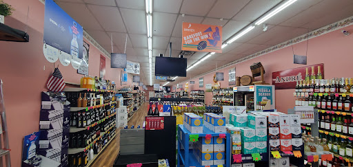 Hannaford Plaza Wine and Liquor image 4