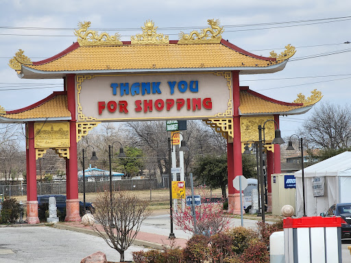 Grocery Store «Ben Thanh Plaza and Central Market», reviews and photos, 1818 E Pioneer Pkwy #100, Arlington, TX 76010, USA