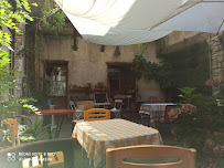 Atmosphère du Café La Ferronnerie Café Brocante à Tournus - n°4