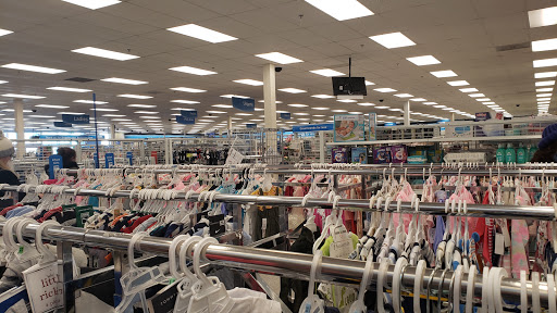 Clothing Store «Ross Dress for Less», reviews and photos, 926 Airport Center Rd, Allentown, PA 18109, USA