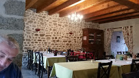 Atmosphère du Restaurant français Au P'tit Creusois - Hôtel Bar Restaurant à Le Compas - n°1