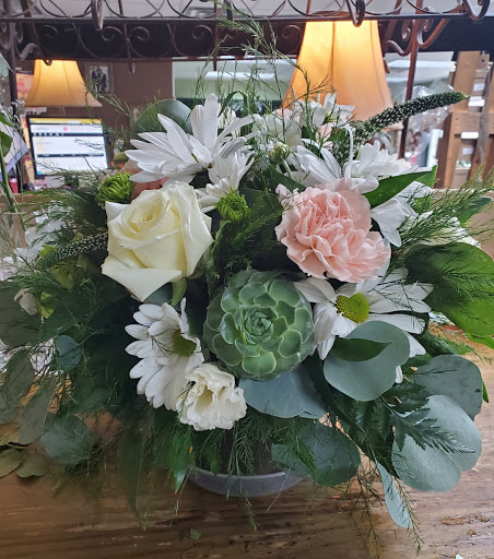 Florist «Secret Garden Florist & Gift Shop, Inc», reviews and photos, 2294 NY-208, Montgomery, NY 12549, USA