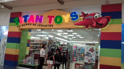 Titán | Albrook Mall