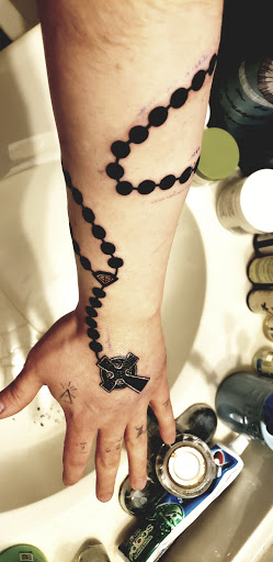 Tattoo Shop «4 Aces Tattoo and Body Piercing, TATTOO REMOVAL», reviews and photos, 9729 W Grand Ave, Franklin Park, IL 60131, USA