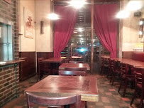 Atmosphère du Café et restaurant de grillades Bougnat Bar à Saint-Mandé - n°5
