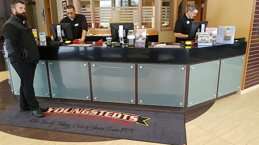 Tire Shop «Youngstedts Wayzata Tire & Auto Service», reviews and photos, 15320 Wayzata Blvd, Wayzata, MN 55391, USA