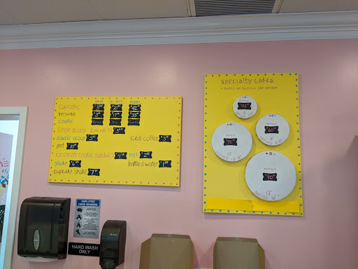 Bakery «Smallcakes Cupcakery & Creamery», reviews and photos, 9699 N Hayden Rd #109, Scottsdale, AZ 85258, USA