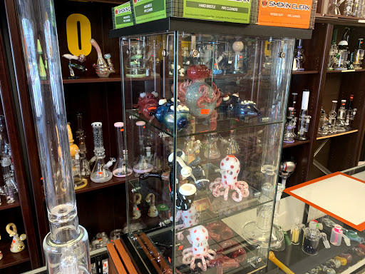 Tobacco Shop «Smoke Tokz Head Shop KC», reviews and photos, 1263 W 103rd St, Kansas City, MO 64114, USA