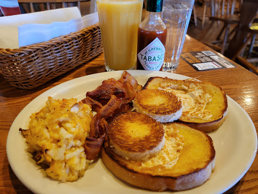 American Restaurant «Cracker Barrel Old Country Store», reviews and photos, 1005 Candleview Lane, Crawfordsville, IN 47933, USA